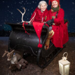 Joulumuorin verkkokauppa avattu - Reessä Joulumuori ja kuvan ottaja Ester Van Dam