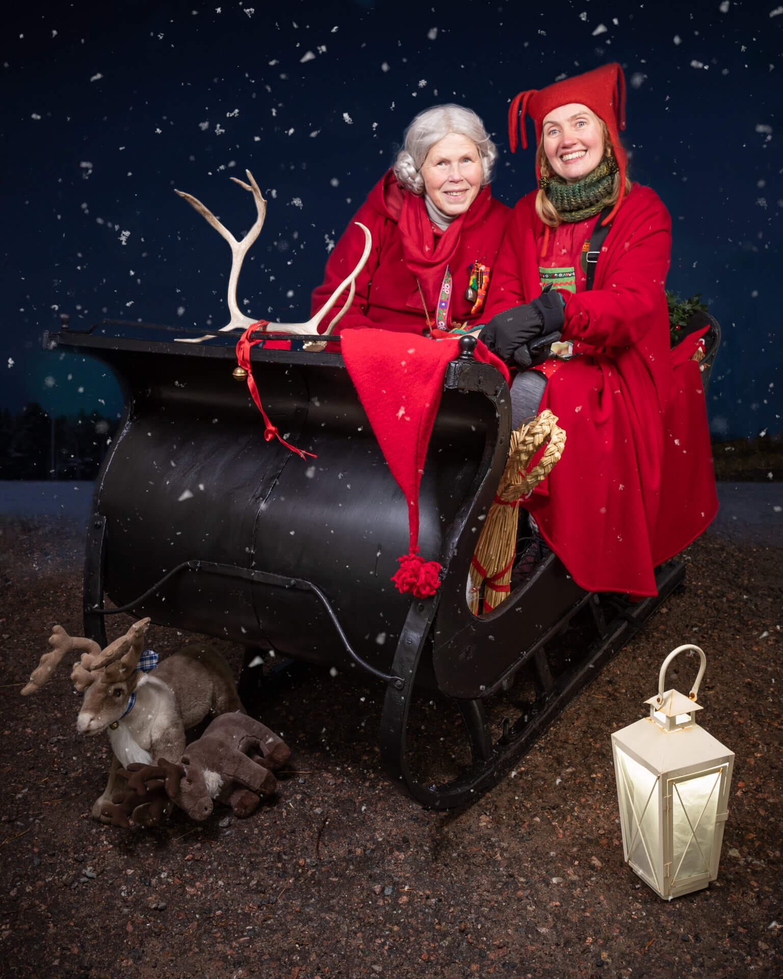 Joulumuorin verkkokauppa avattu - Reessä Joulumuori ja kuvan ottaja Ester Van Dam